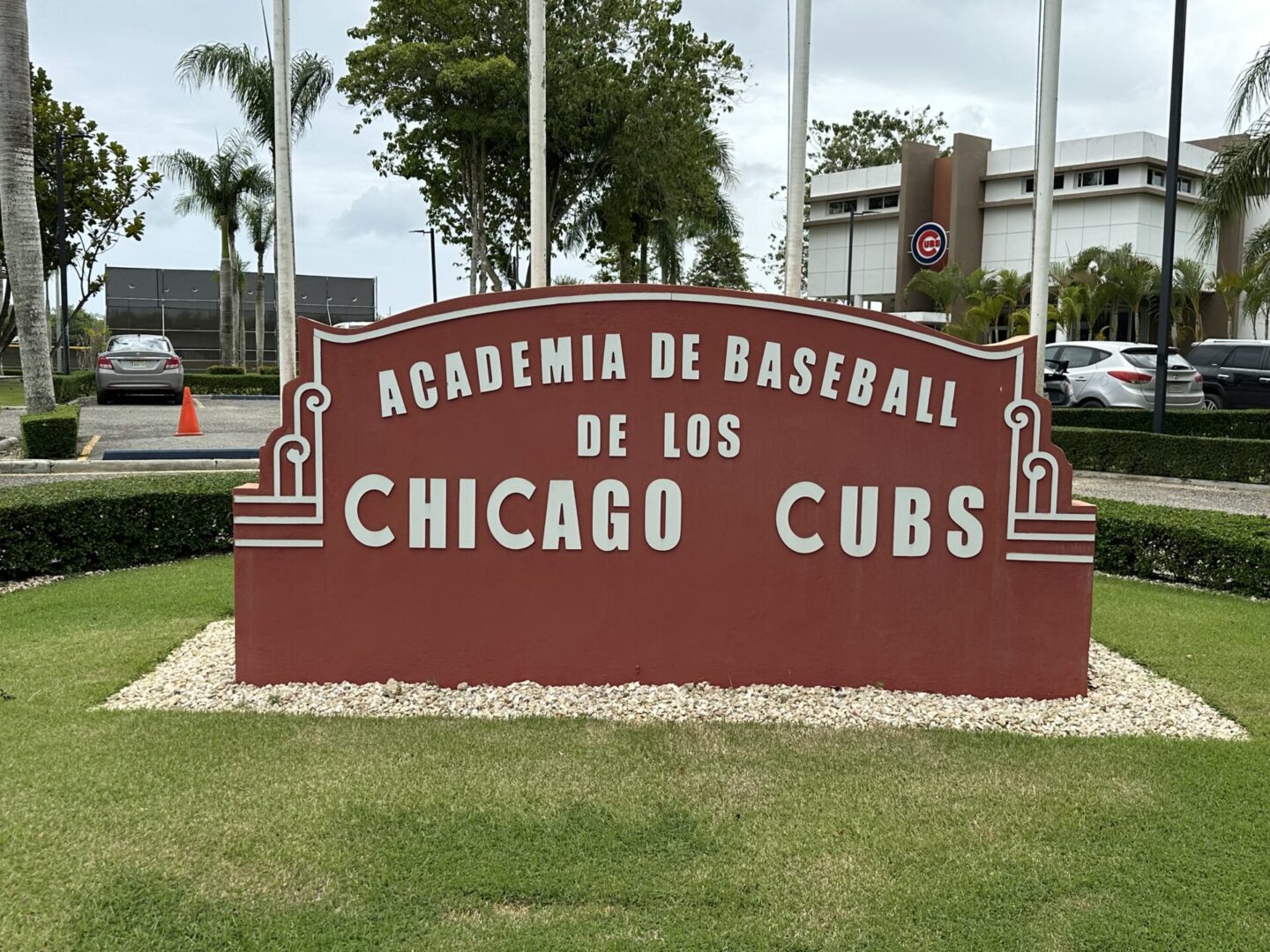 A sign for the chicago cubs baseball team.